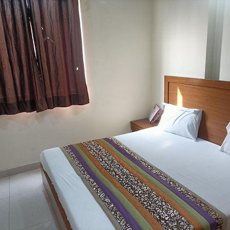 Hotel Star Light Нью-Дели Экстерьер фото