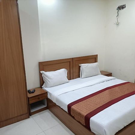 Hotel Star Light Нью-Дели Экстерьер фото