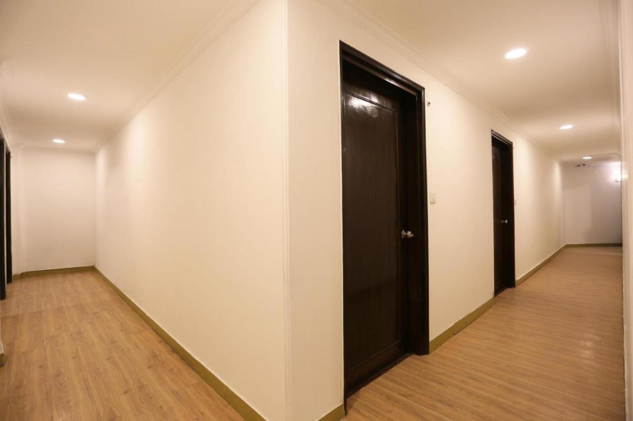 Hotel Star Light Нью-Дели Экстерьер фото