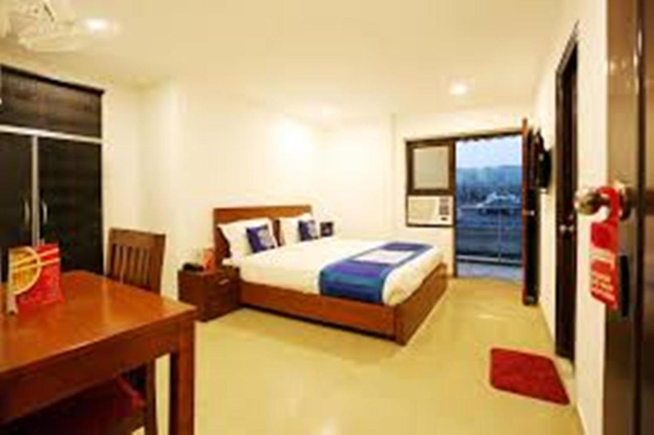 Hotel Star Light Нью-Дели Экстерьер фото